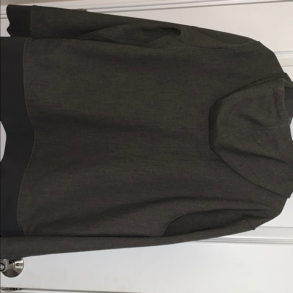 North face hoodie - Picture 3 of 4